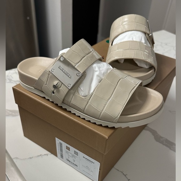 Burberry slides sz 39 beige NWT - Picture 1 of 3